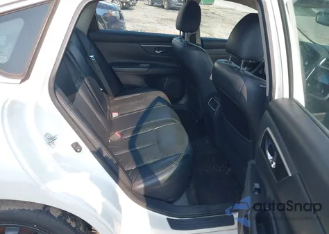 2017 Nissan Altima 2.5/2.5 S/2.5 Sl/2.5 Sr/2.5 Sv из США, поврежденный, VIN 1N4AL3AP1HC126067